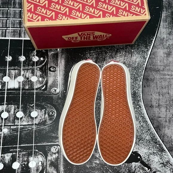 NIB Vans - Picture 10 of 12